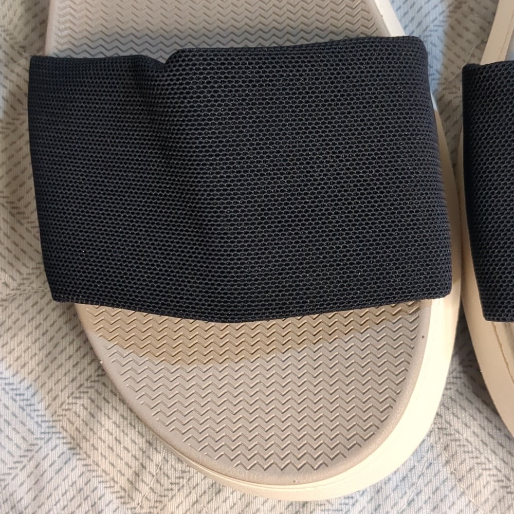 Nordstrom Black and Cream Strap Sandals with Patterned Ankle Band - Picture 13 of 16